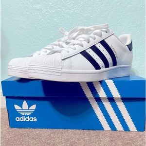 NWT Women’s Adidas SUPERSTAR Shoes